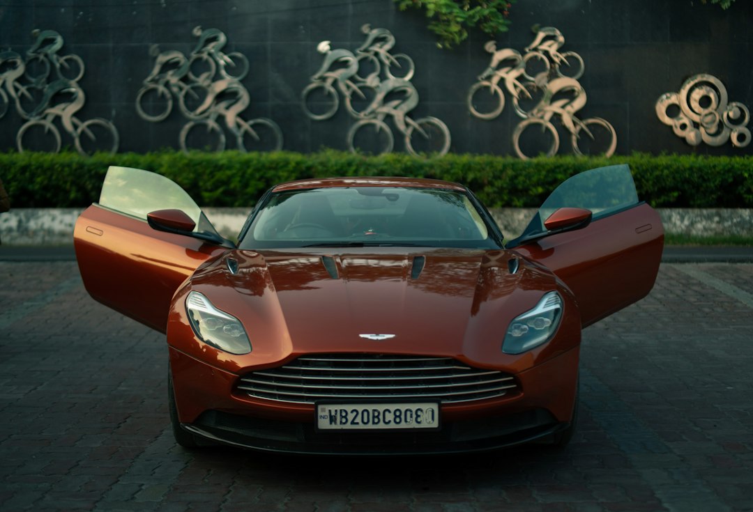 Aston Martin DB11, a thiccc subject