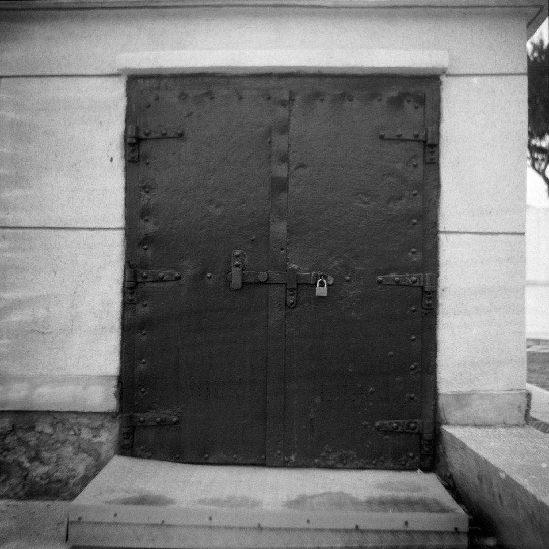Vault Door, Bank