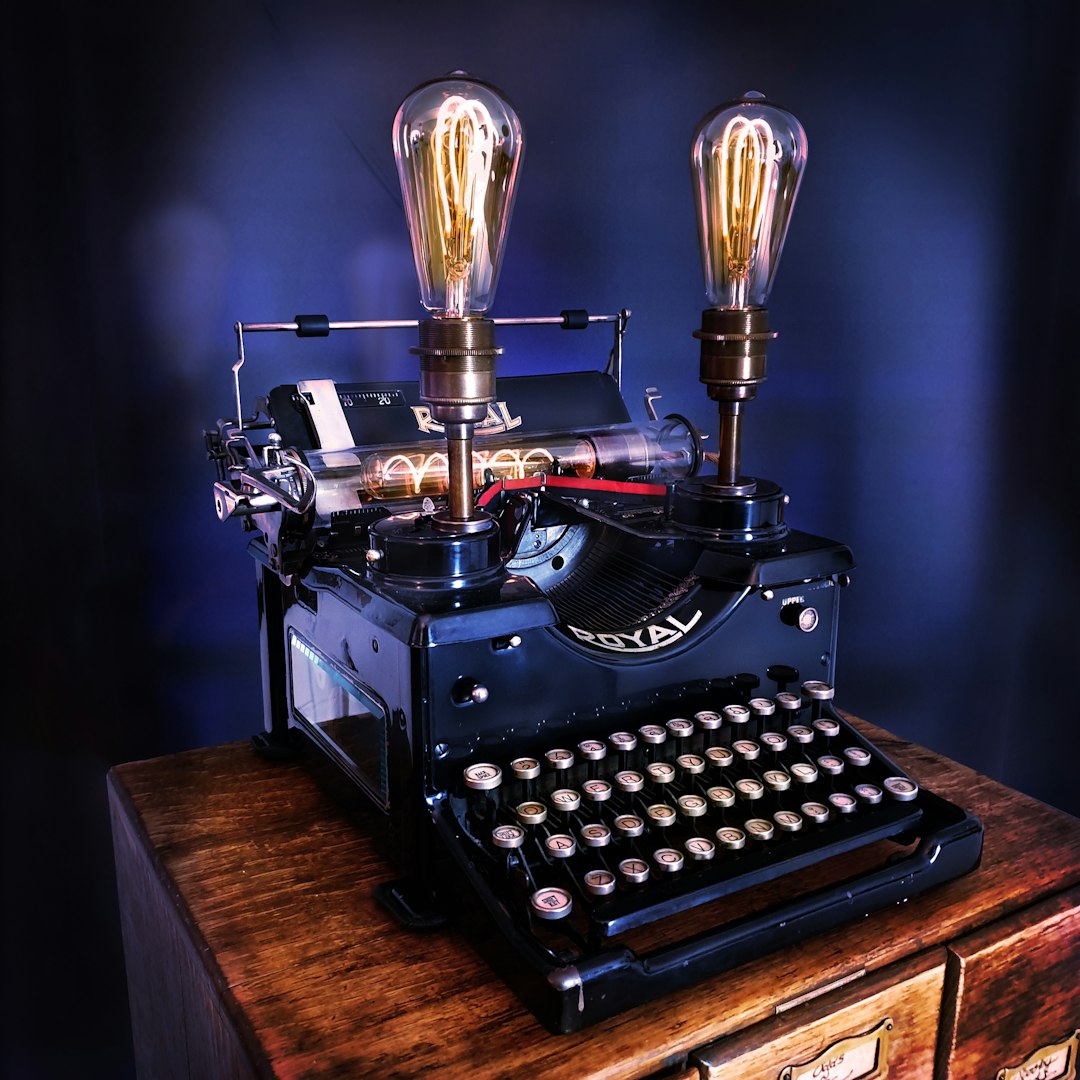Typewriter, a thiccc subject