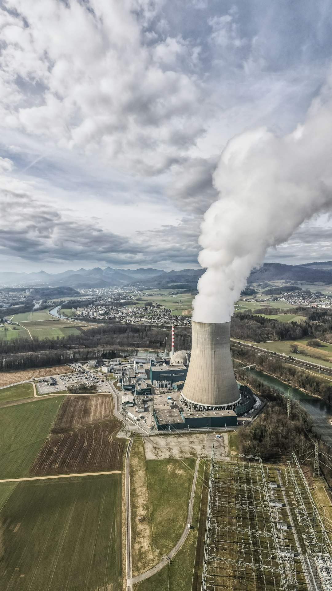 Hyperboloid Cooling Tower, a thiccc subject